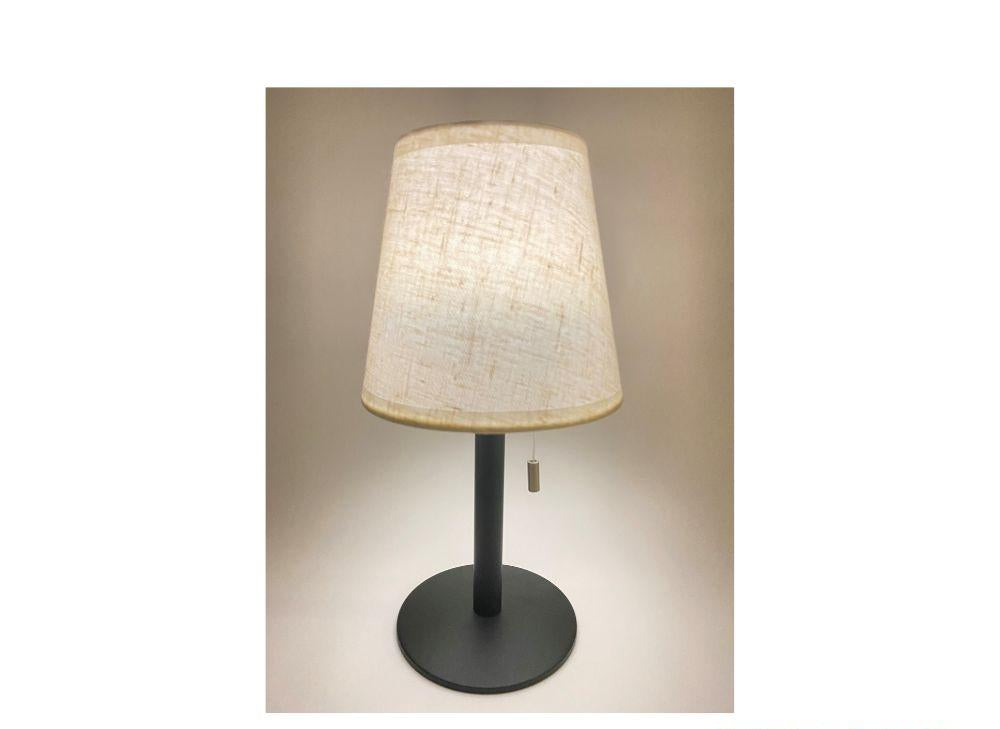 Bordlampe oppladbar m/svart fot