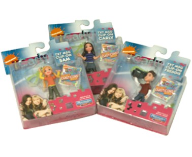 I CARLY DUKKE NØKKELRING