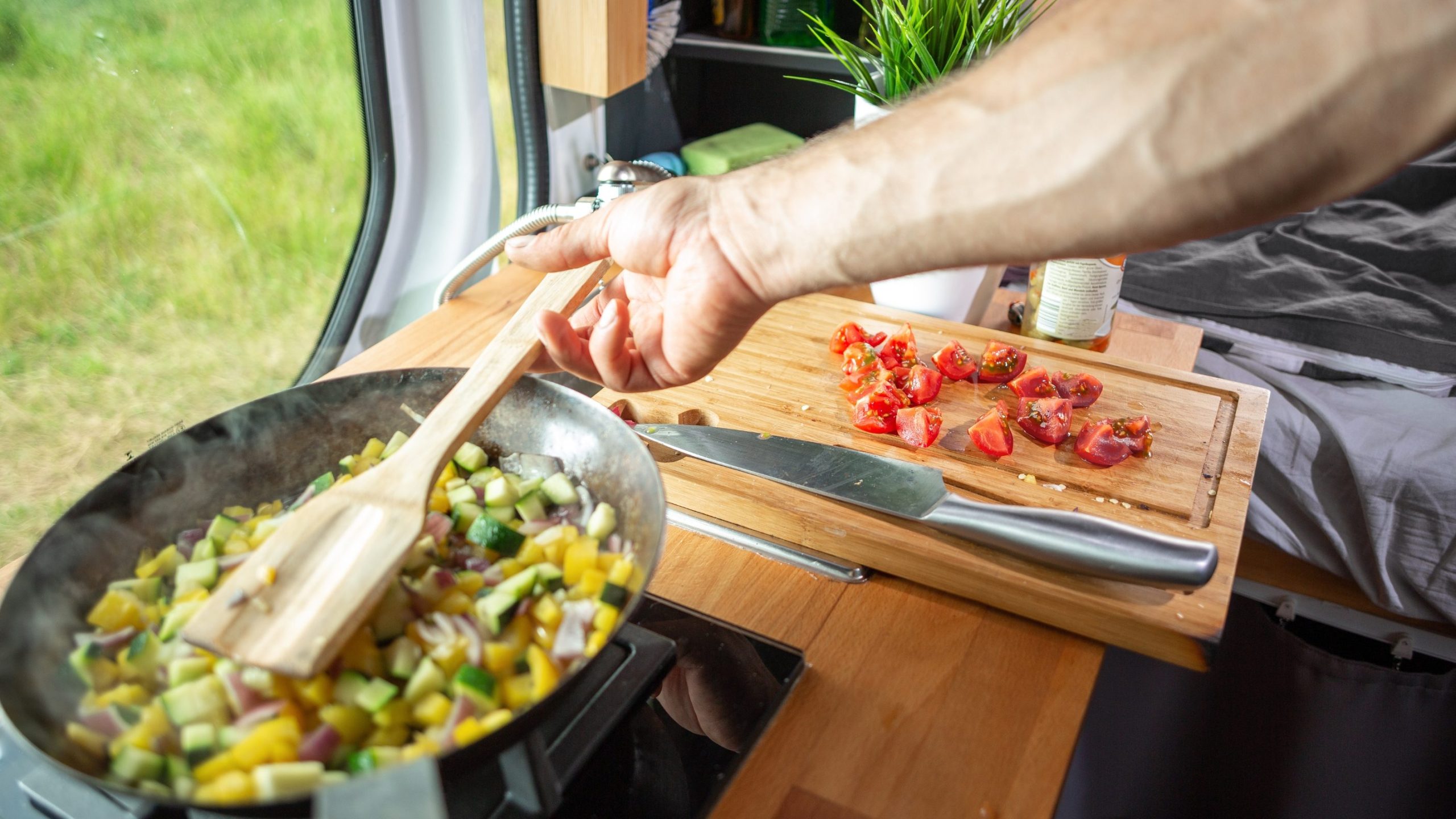 Slik lager du mat i bobil og campingvogn